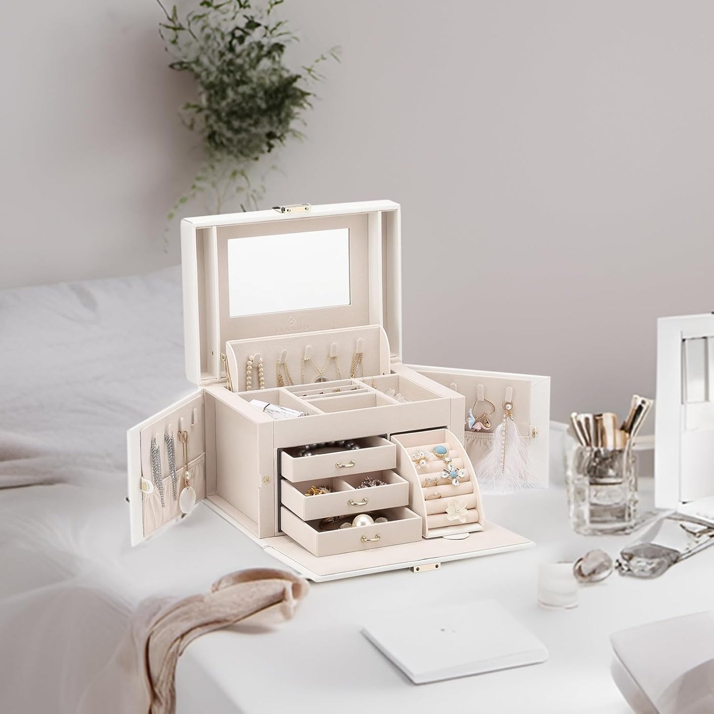 Mirrored Jewelry Box Organizer, Leather Jewelry Storage Case, Necklaces Earrings Rings Brackets Box Holder, Pearl White